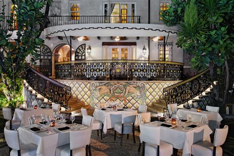 versace house restaurant